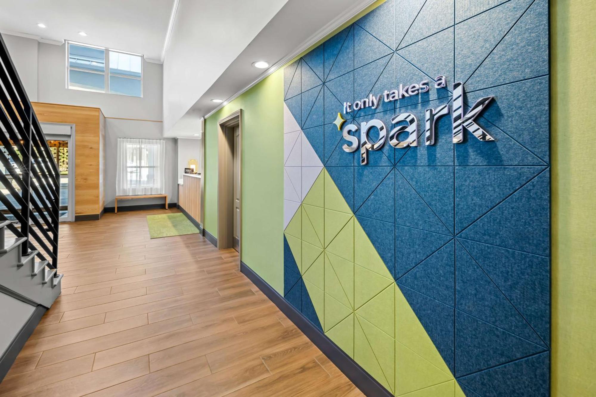 Spark By Hilton Woodbridge