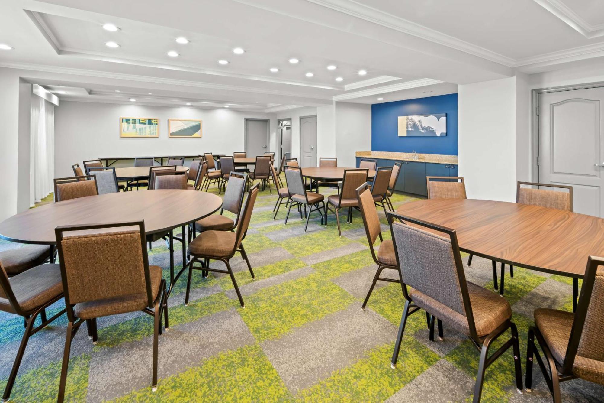 Spark By Hilton Hotel Woodbridge