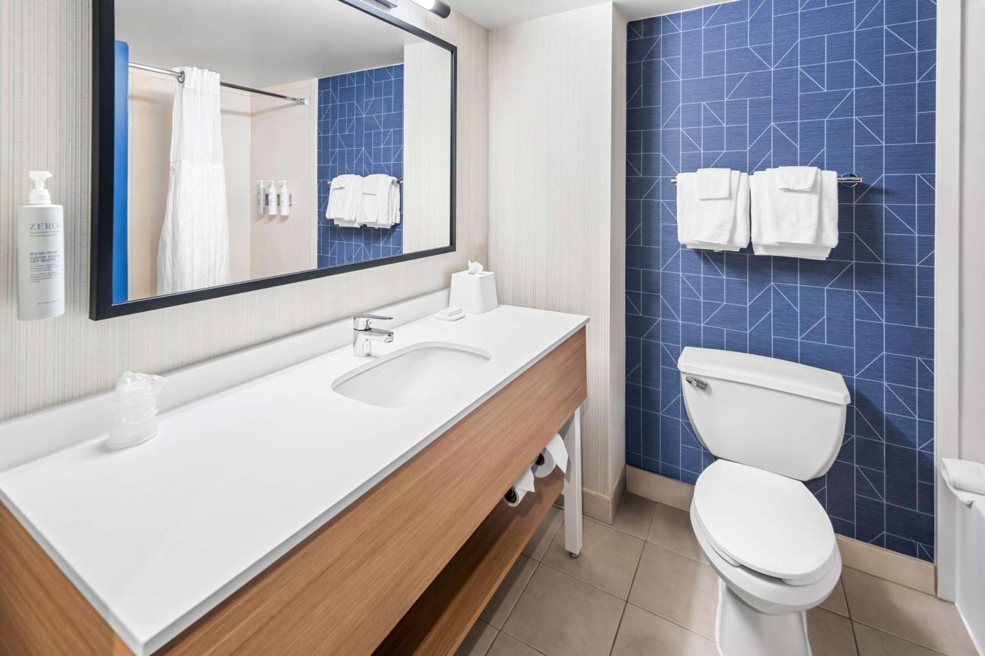 Spark By Hilton Hotel 3*