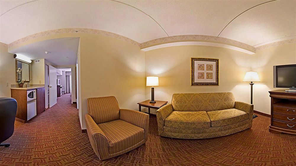Spark By Hilton Hotel 3*